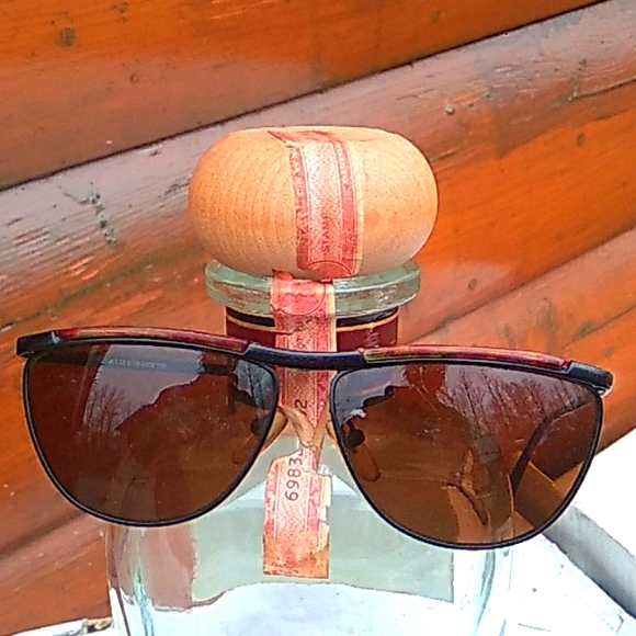 Liz Claiborne Accessories - vintage Liz Claiborne tortoise sunglass Frames